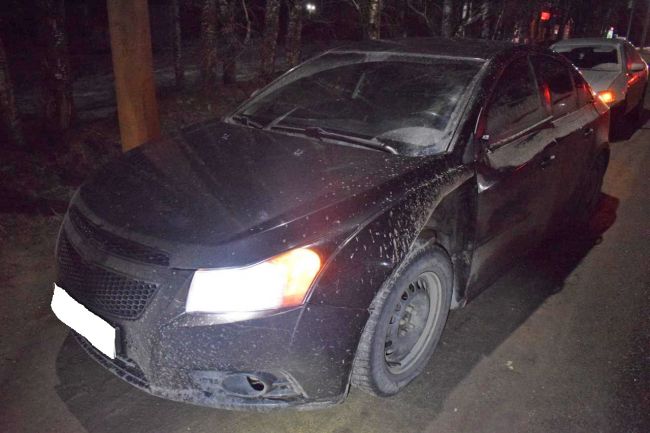 В Ухте водитель Шевроле сбил женщину